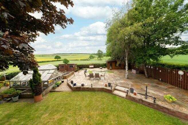 4 bed Detached for sale Image 5