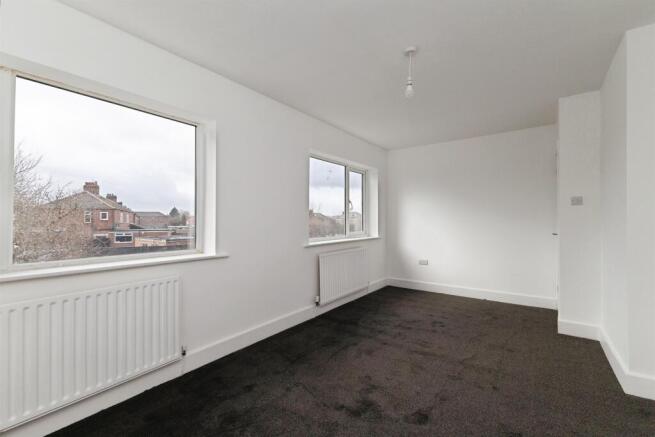 4 bed Detached for sale Image 11