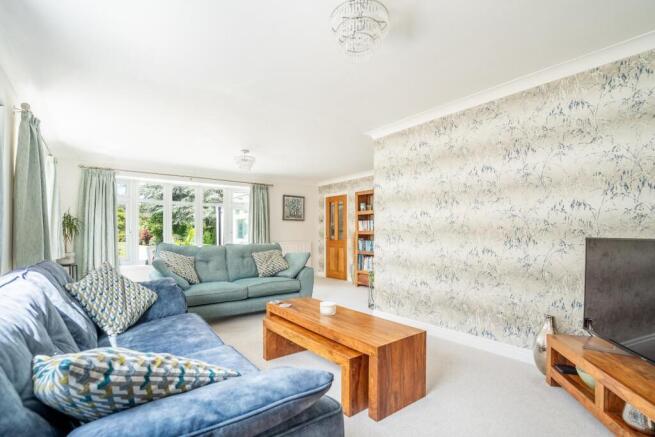 5 bed Detached for sale Image 5