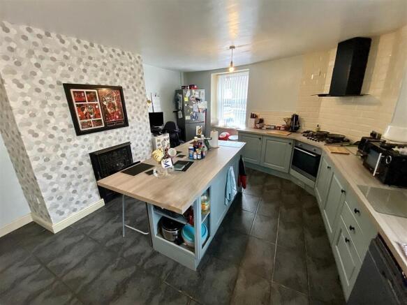 Open Plan Kitchen and Dining Room