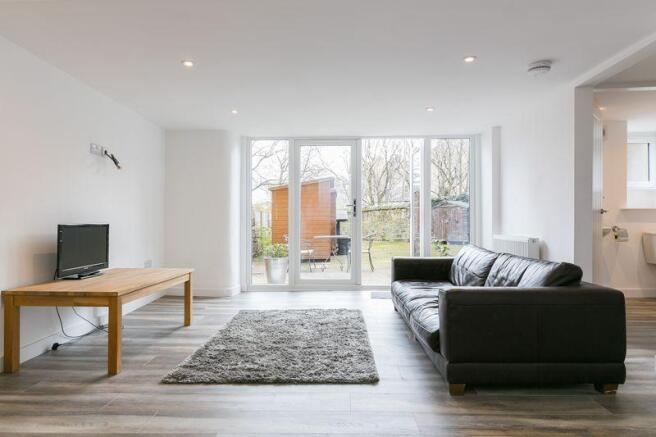 Living-Kitchen E
