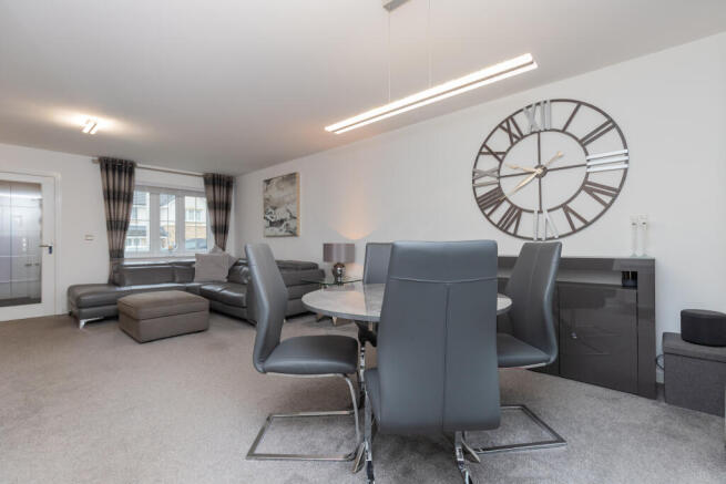 77 rosemont Place barrhead g78 1fe L-6