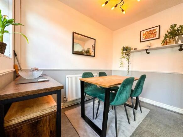 KITCHEN DINING ROOM