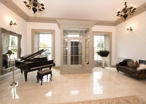 Spacious Entrance
