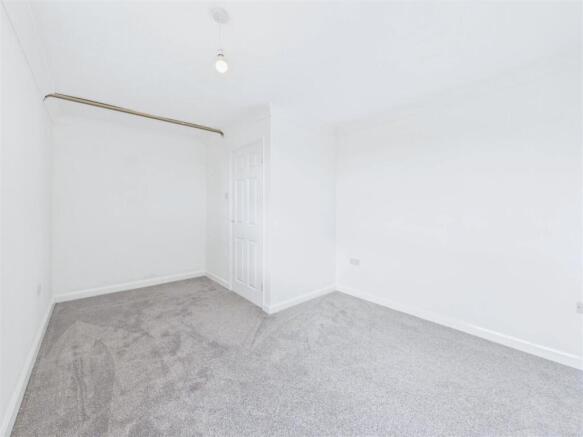 2 bed Apartment to rent Image 6