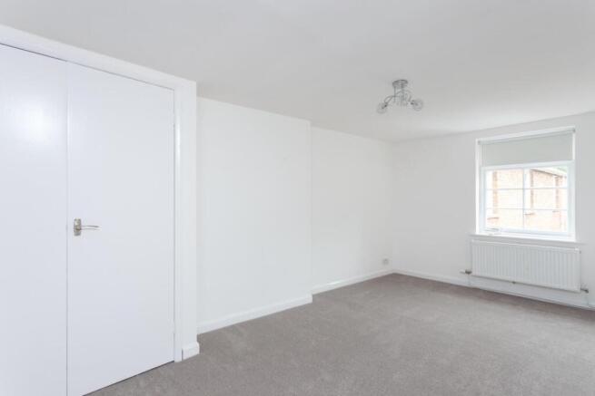 3 bed Terraced to rent Image 6