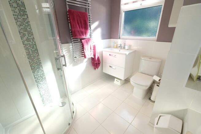 BATH/SHOWER ROOM