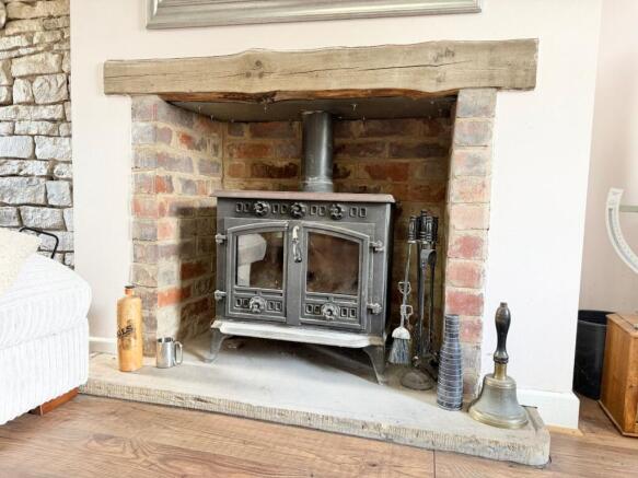 2 bed End of Terrace to rent Image 9