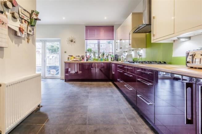 35 Hatley Ave (20).jpg