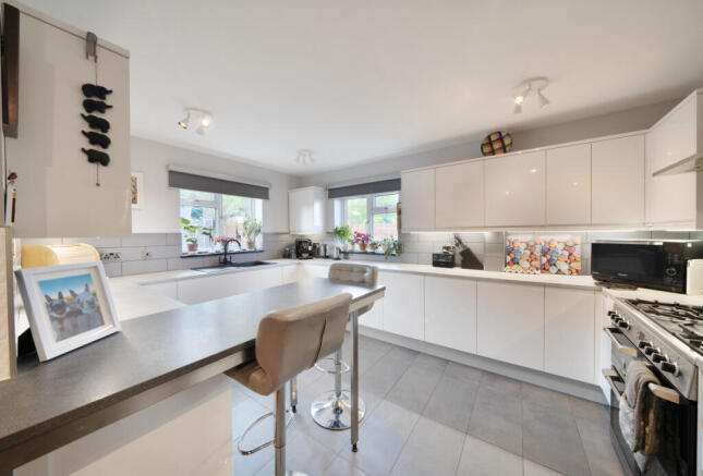 1348692-15-68bb2e...