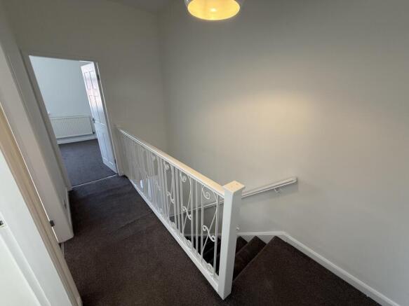 3 bed House to rent Image 10