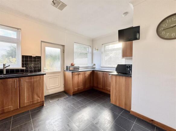 Kitchen / Dining