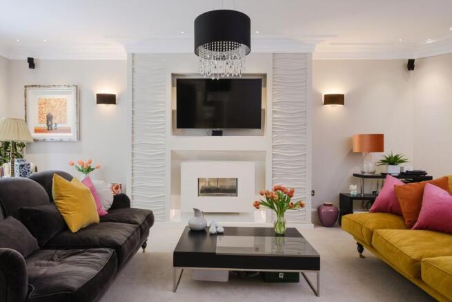 Drakes Close, Esher, KT10 photo 4