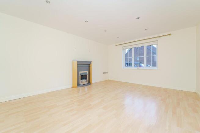 8411642-internal01-800.jpg