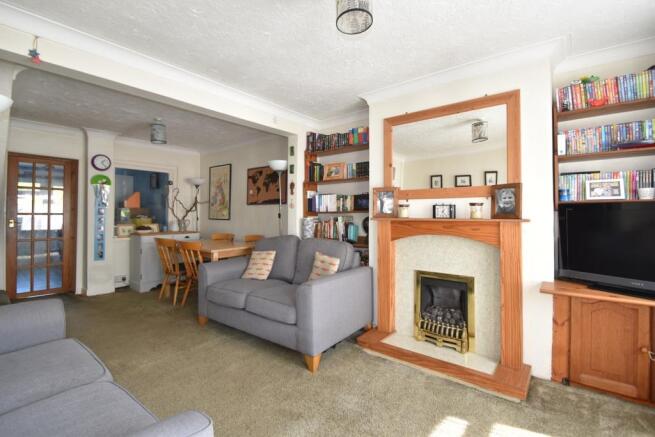Lounge/Dining Room