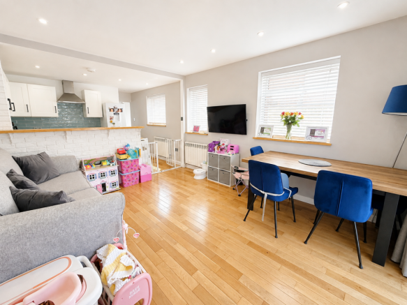 Kitchen/Dining