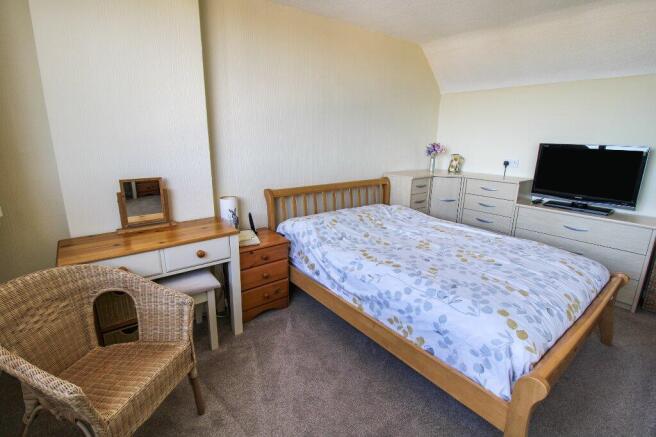 3 bed Semi-Detached for sale Image 12
