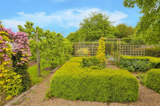 THRO KITCHEN GARDEN.jpg