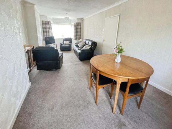 Lounge/Dining Room