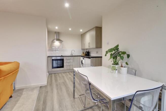 1 bed Flat for sale Image 6
