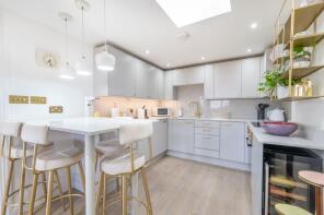 Flat D, 50, St Luke's Road, London W11 1DH
