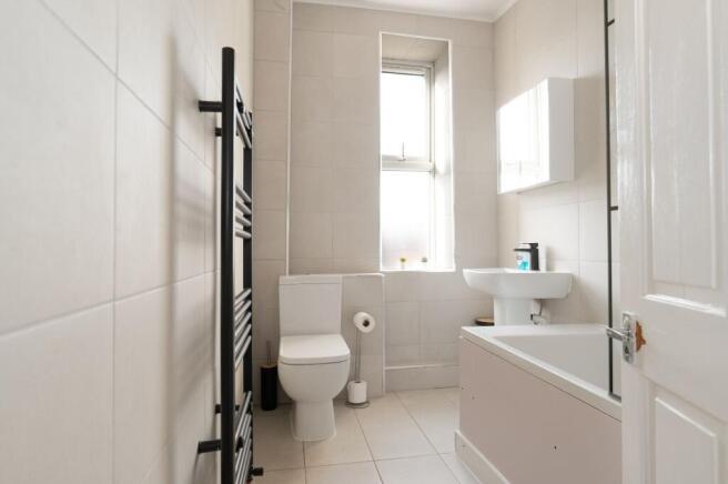 4 bed Terraced for sale Image 8