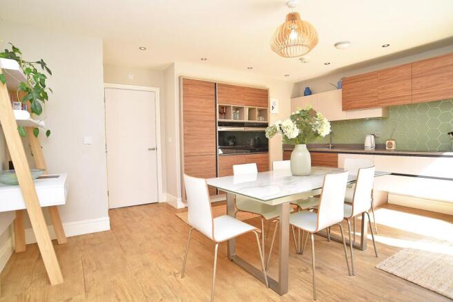4 bed Detached for sale Image 6