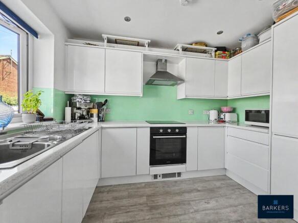 3 bed Town House for sale Image 4