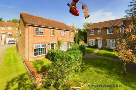 Irvine Place, Virginia Water, Surrey, GU25