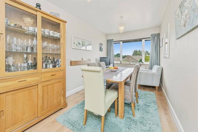 4 bed Detached for sale Image 5