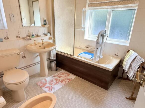 3 bed Semi-Detached for sale Image 10