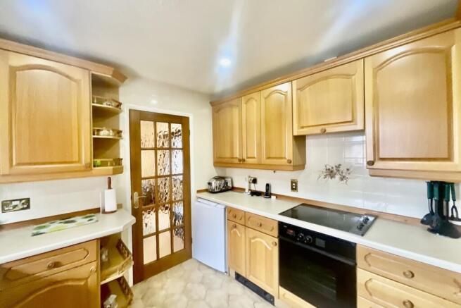 3 bed Bungalow for sale Image 4