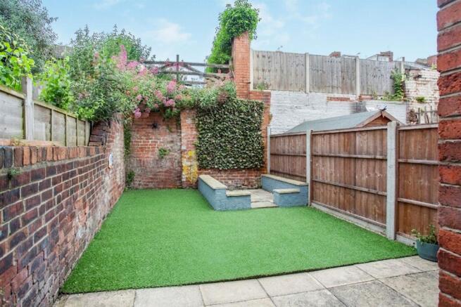 2 bed Terraced for sale Image 4