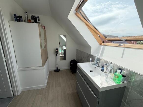 3 bed Semi-Detached for sale Image 11