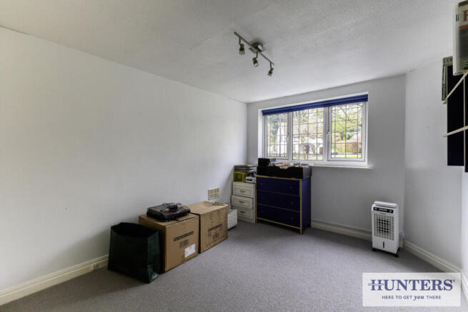 5 bed Semi-Detached for sale Image 11