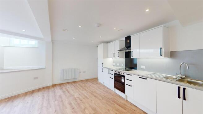 High Street 26, Flat 2 Kitchen Dining Area.jpg