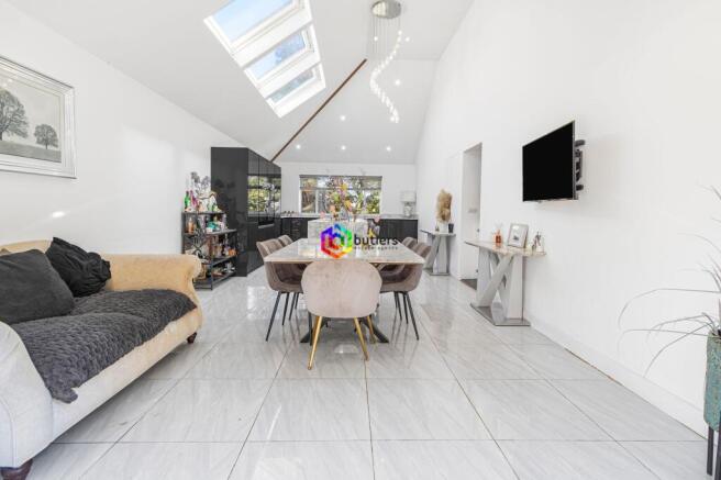 4 bed Detached Bungalow for sale Image 10