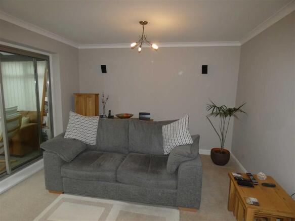 SPACIOUS LOUNGE