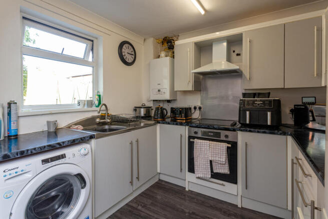 2 bed Semi-Detached for sale Image 6