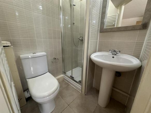 1 bed Apartment to rent Image 5