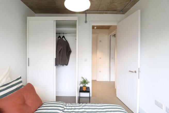 3 bed Apartment to rent Image 10