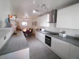 212, Queens Road, Beeston NG9 2DB