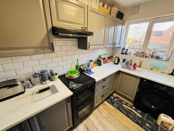 Fitted Kitchen: