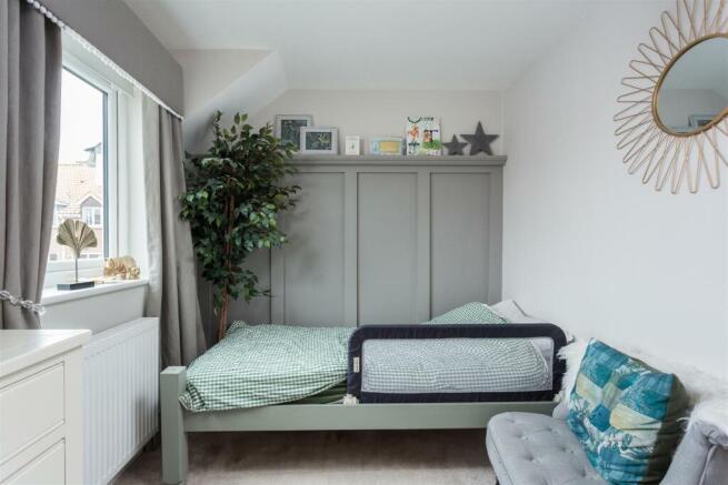 7 Porch Farm Close-14.jpg