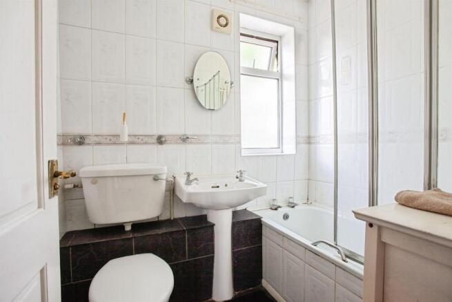 2 bed Terraced for sale Image 11