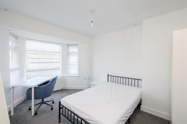 4 bed Semi-Detached for sale Image 10