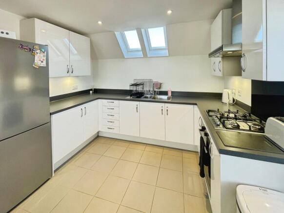 Murano Drive, Chineham, RG24 photo 4