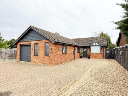 Lincoln Road, Glinton, Market Deeping, PE6