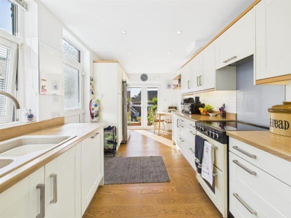 3 bed Semi-Detached for sale Image 5