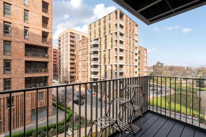 1435040-5-69c142f...